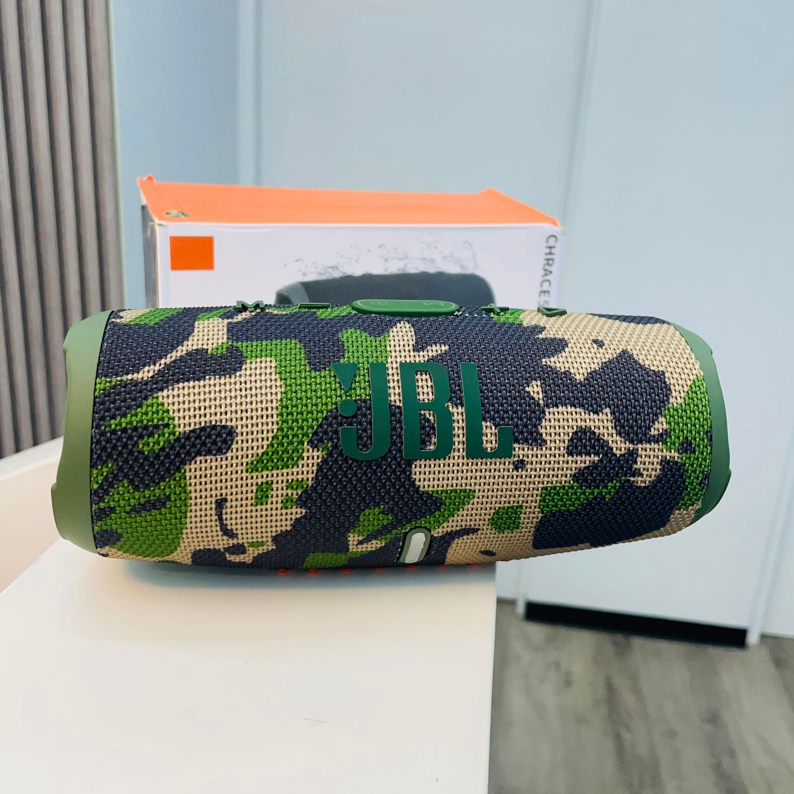 💥 JBL Charge 5 Beast Mode – El sonido camuflado más potente.